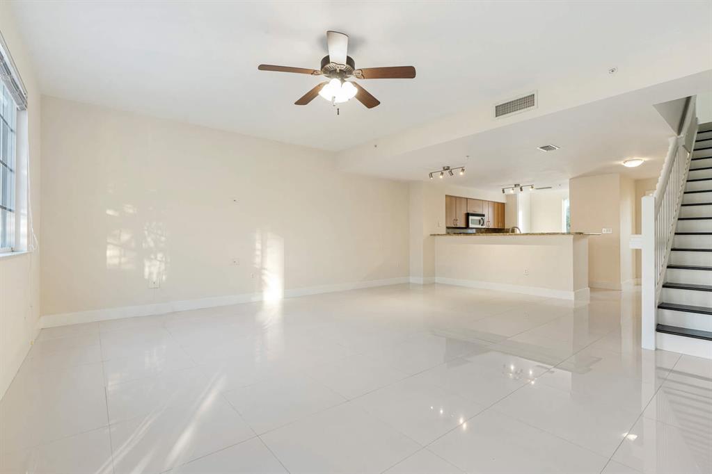 240 NE 2nd Street Unit: 6-D