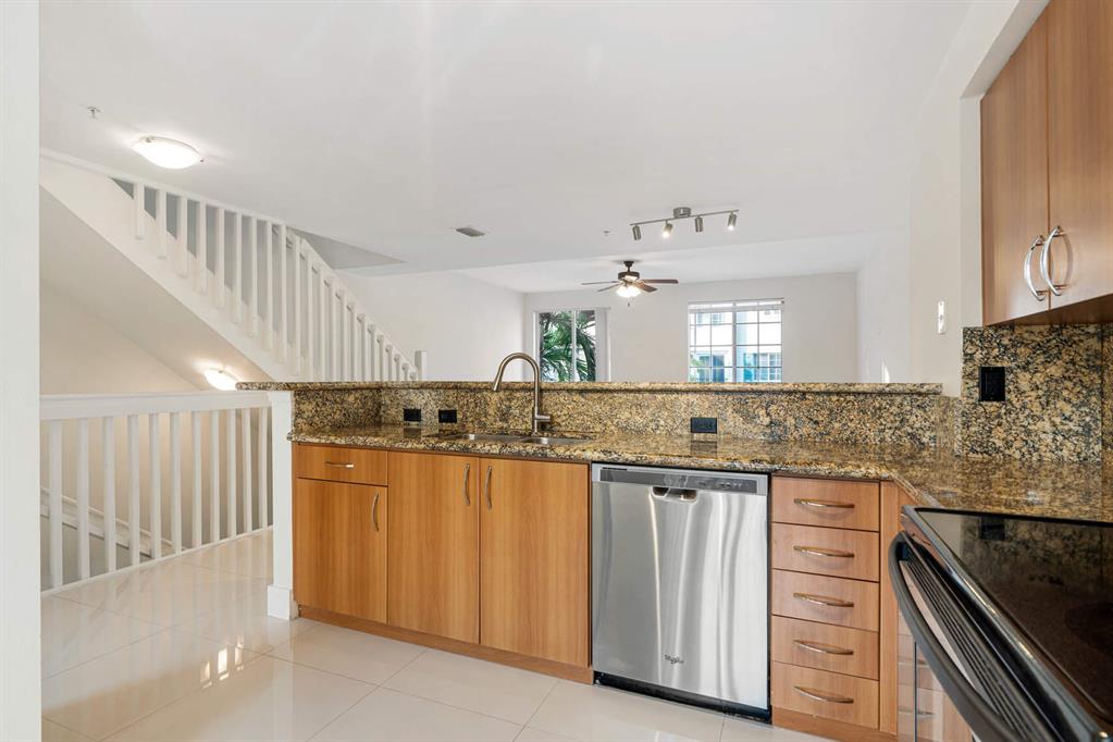 240 NE 2nd Street Unit: 6-D