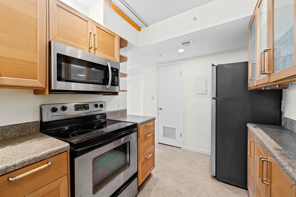 1505 N Riverside Drive Unit: 405