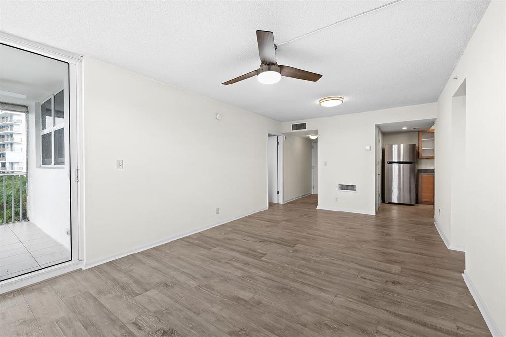 1505 N Riverside Drive Unit: 405