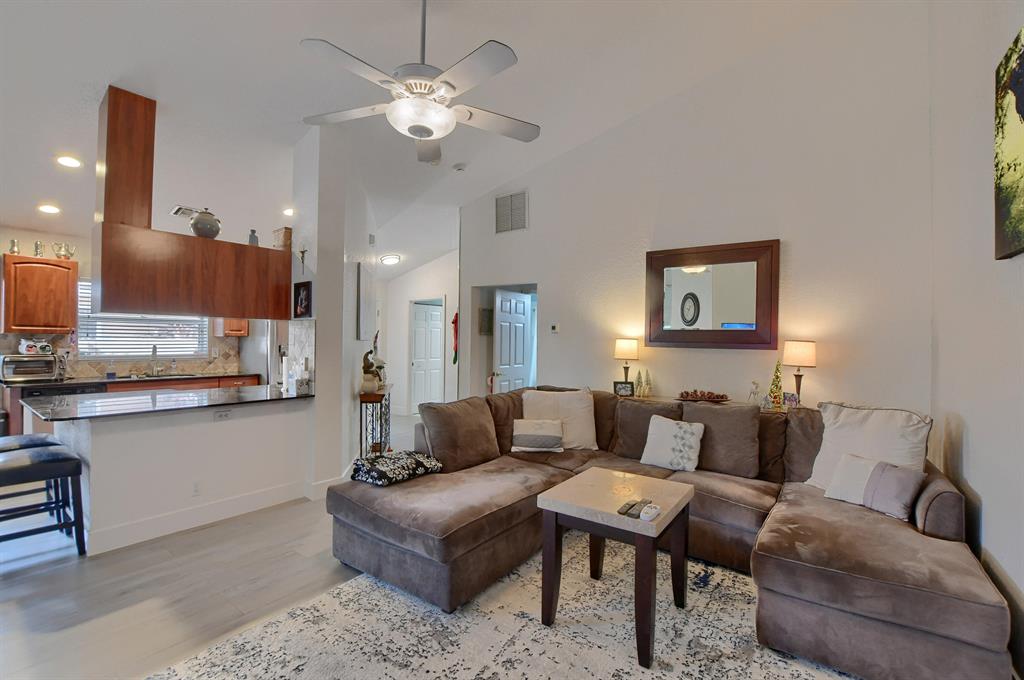 5541 Grande Palm Circle