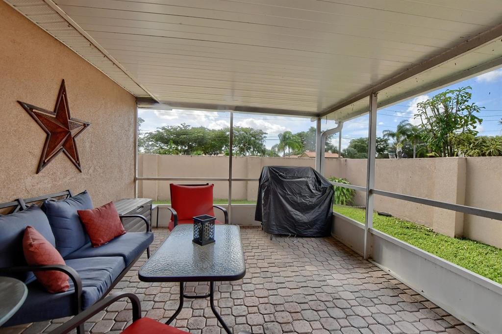 5541 Grande Palm Circle