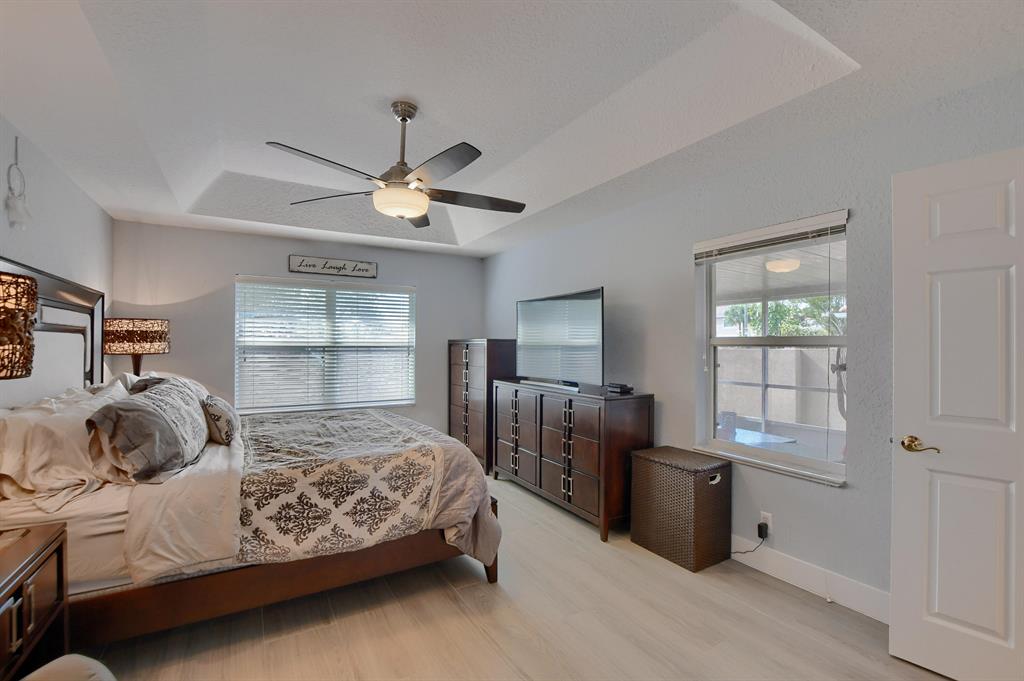 5541 Grande Palm Circle