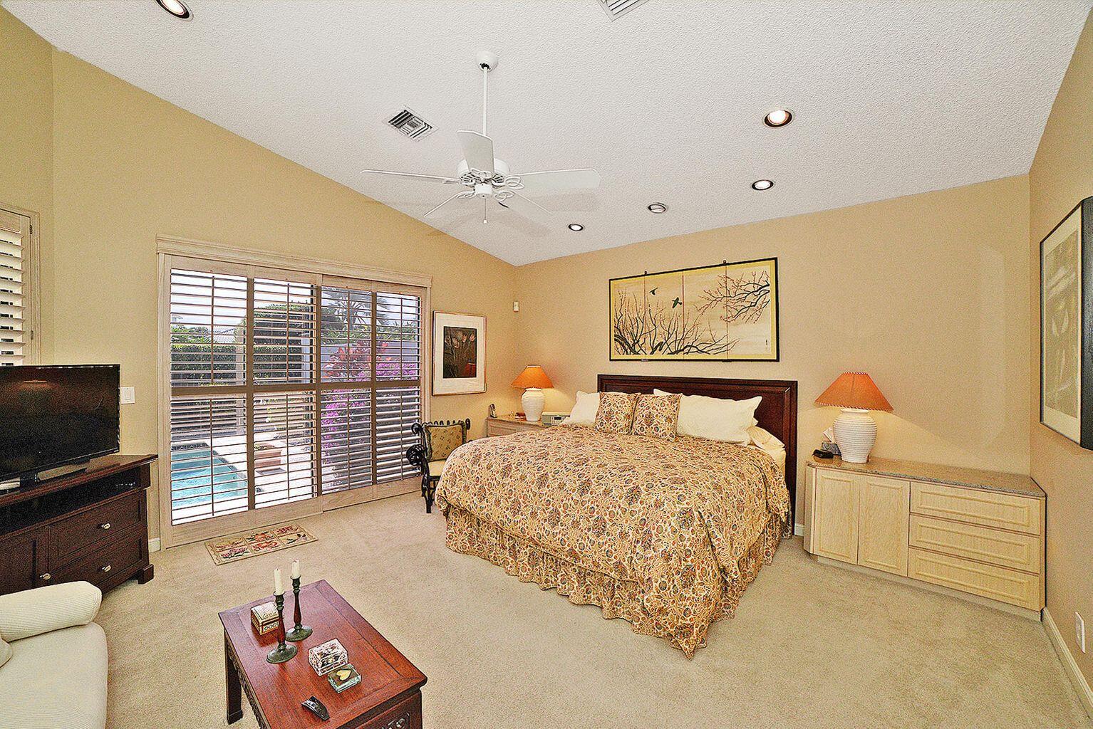 2141 NW 60th Circle