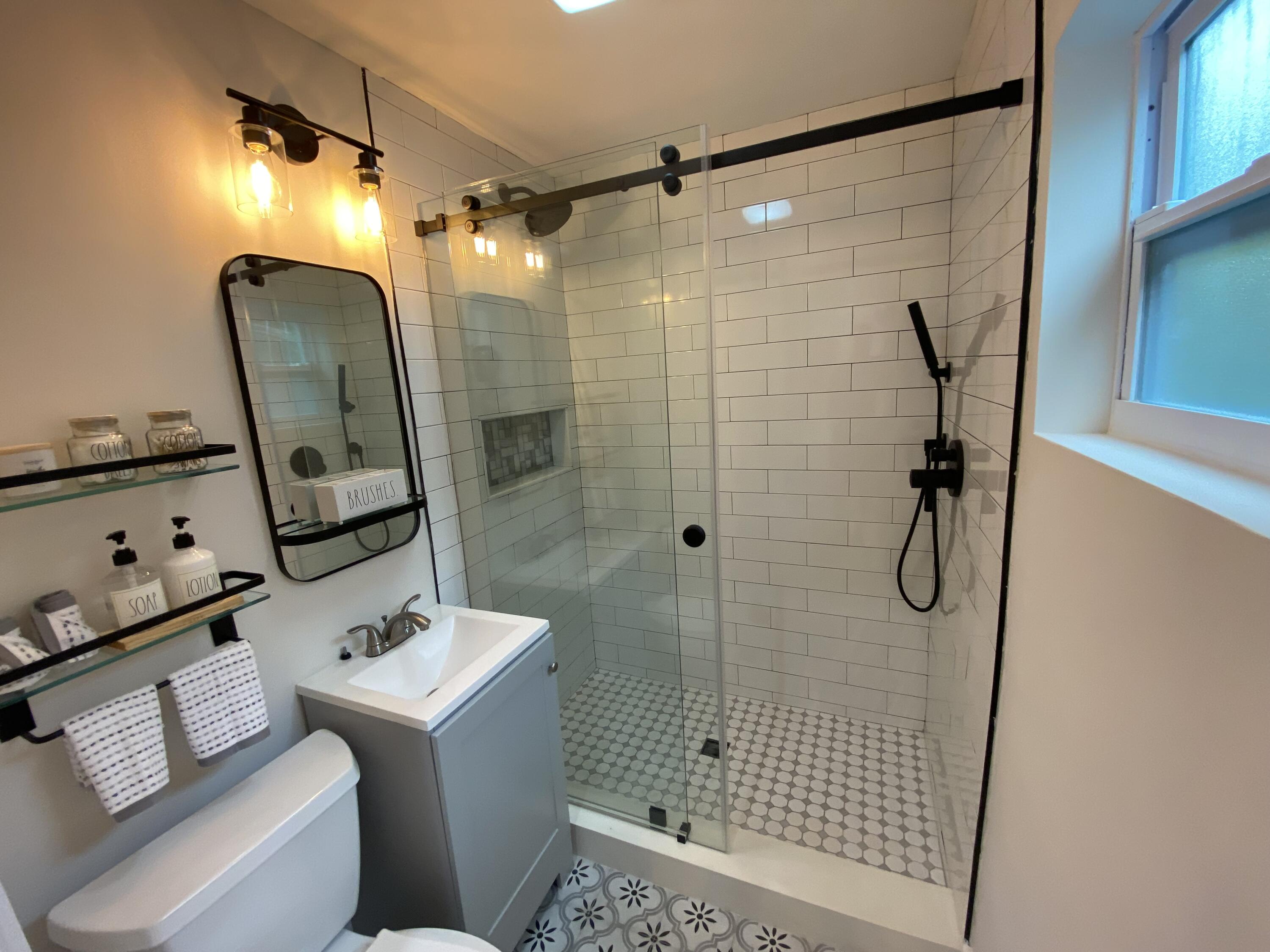 231 SE 3rd Avenue Unit: 1