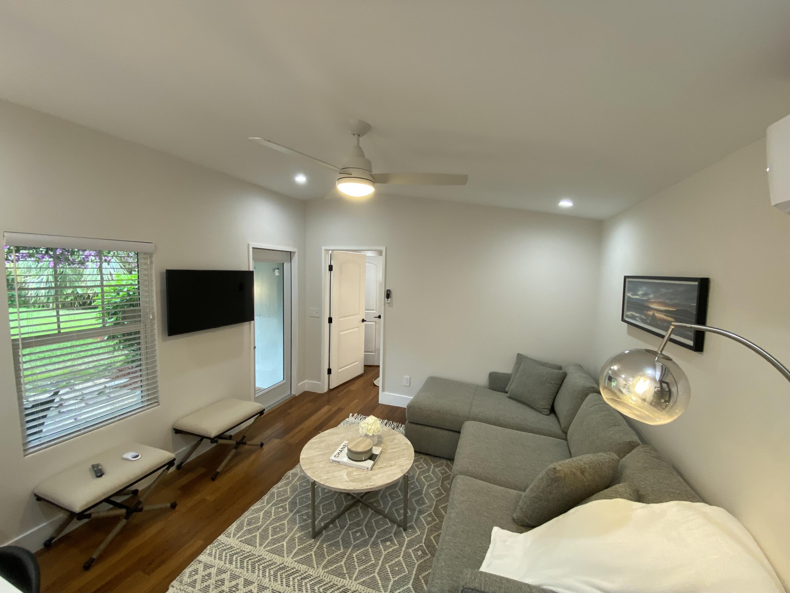 231 SE 3rd Avenue Unit: 1