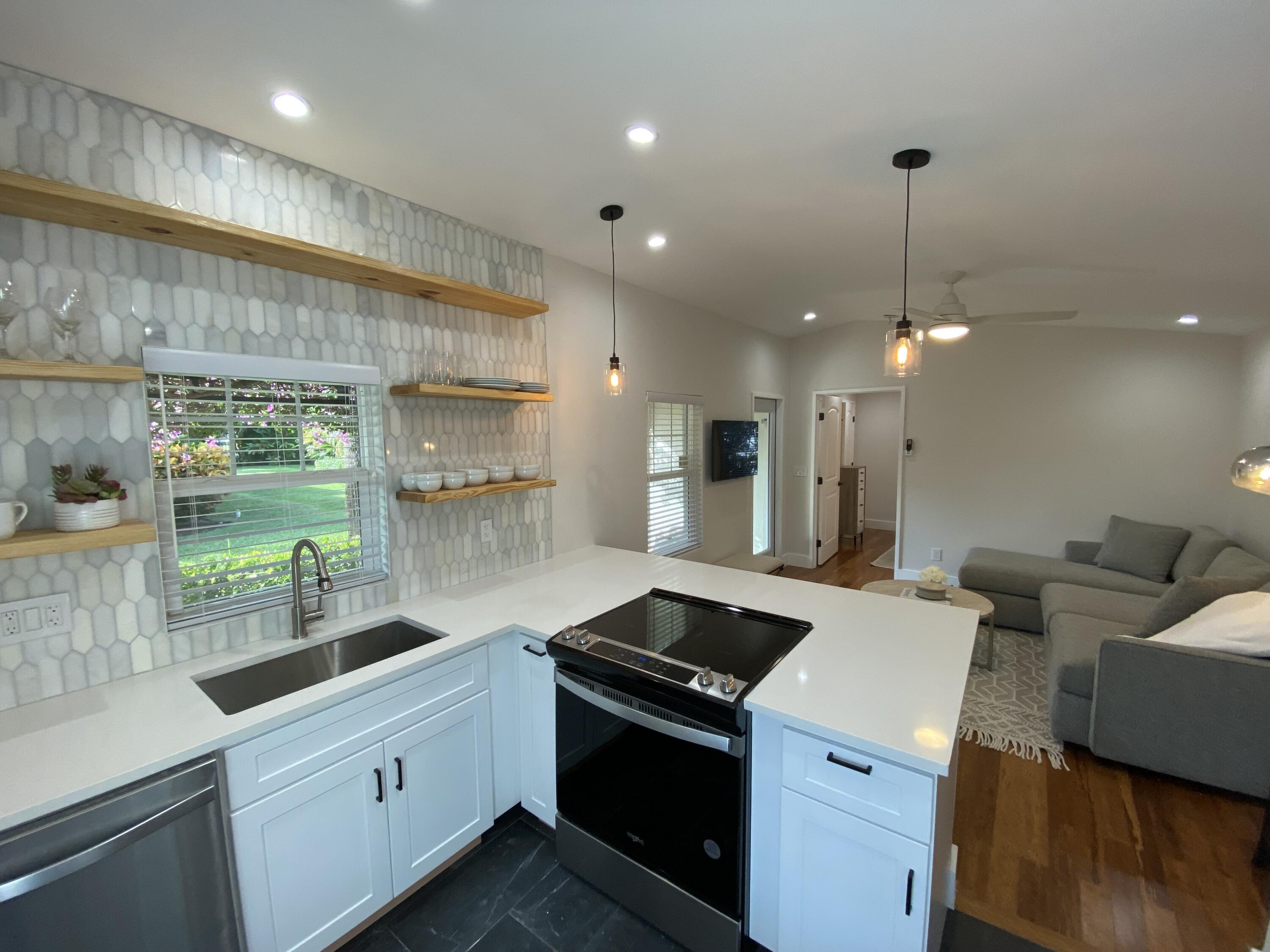 231 SE 3rd Avenue Unit: 1