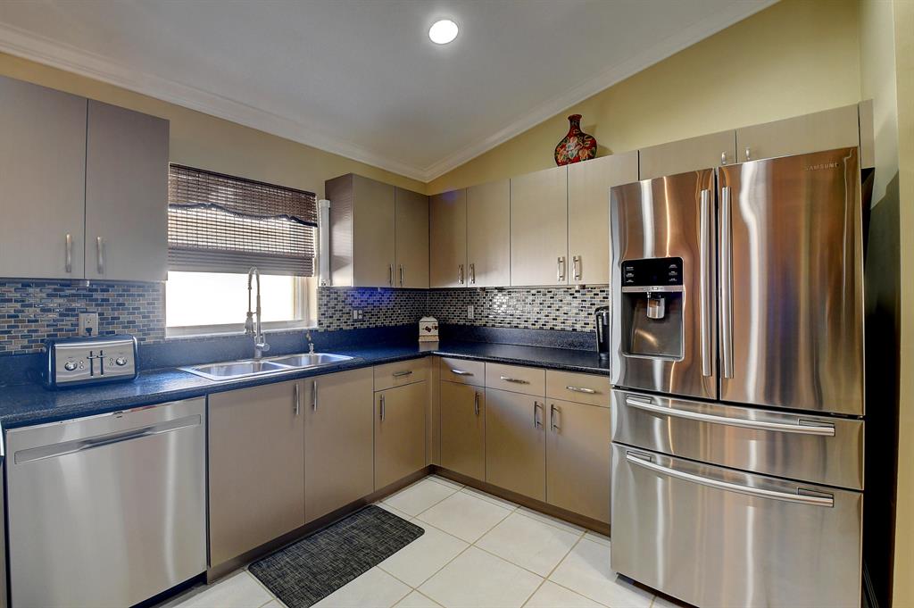 10579 Sunset Isles Court