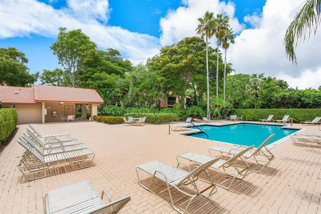 5790 Coach House Circle Unit: D