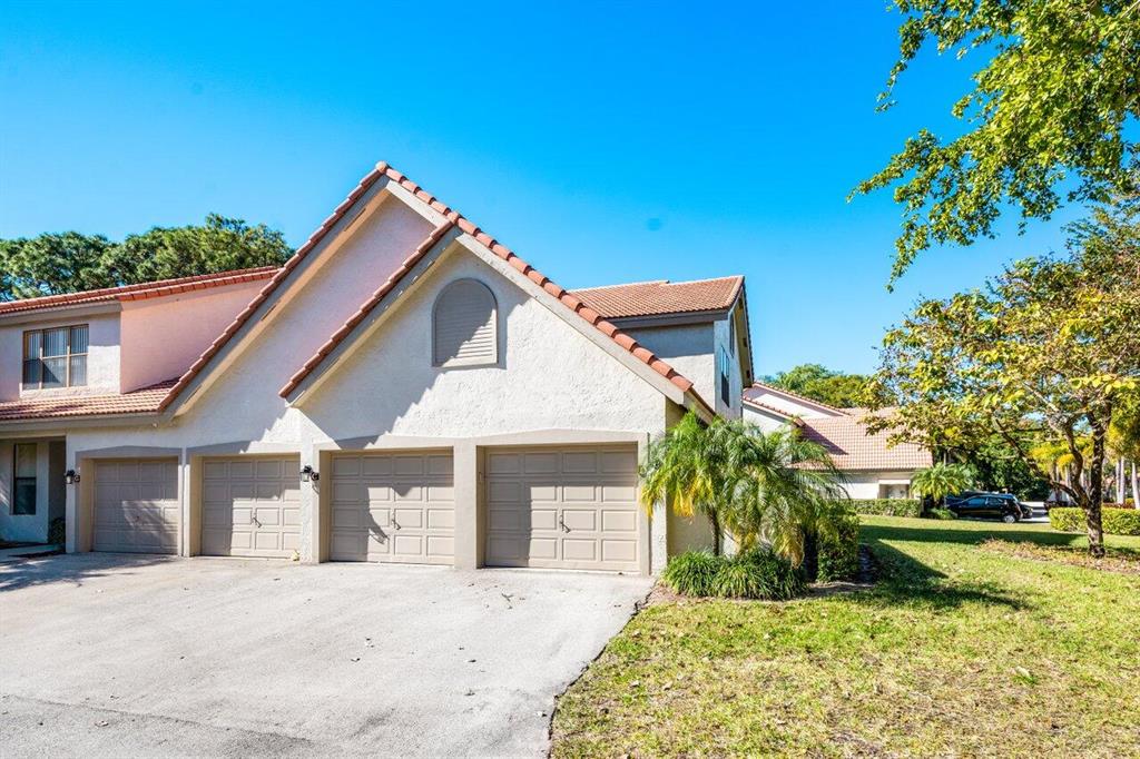 5790 Coach House Circle Unit: D