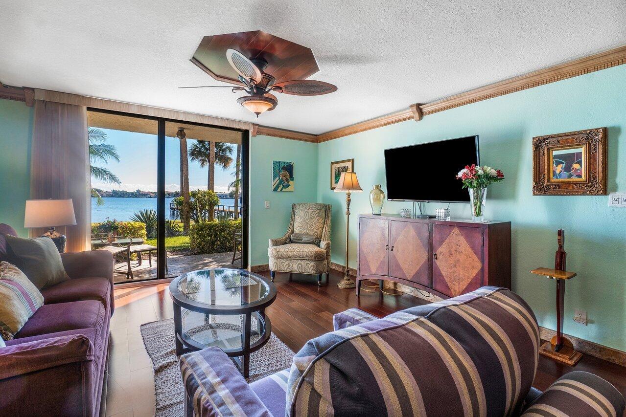 1202 S Lake Drive Unit: 102