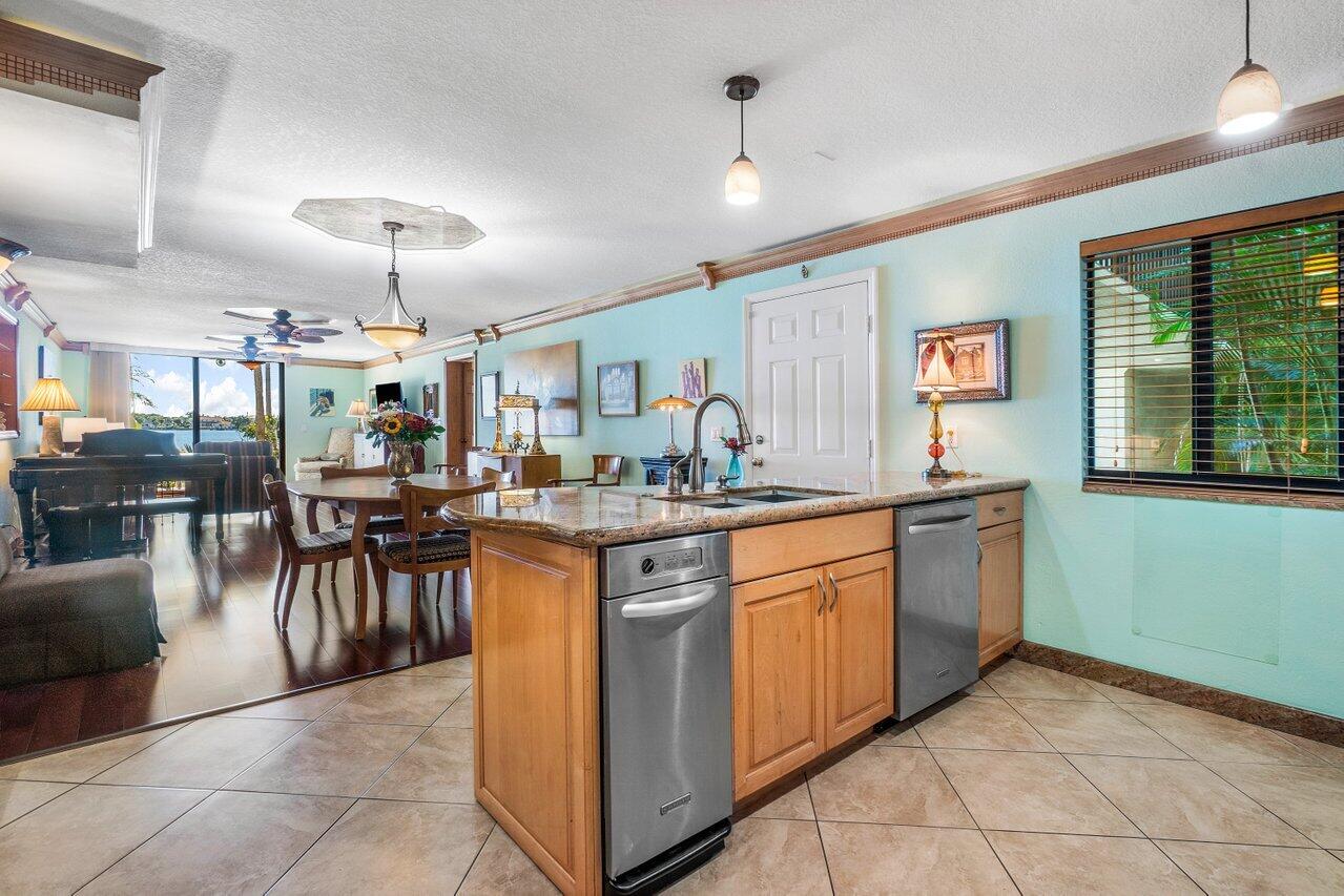 1202 S Lake Drive Unit: 102