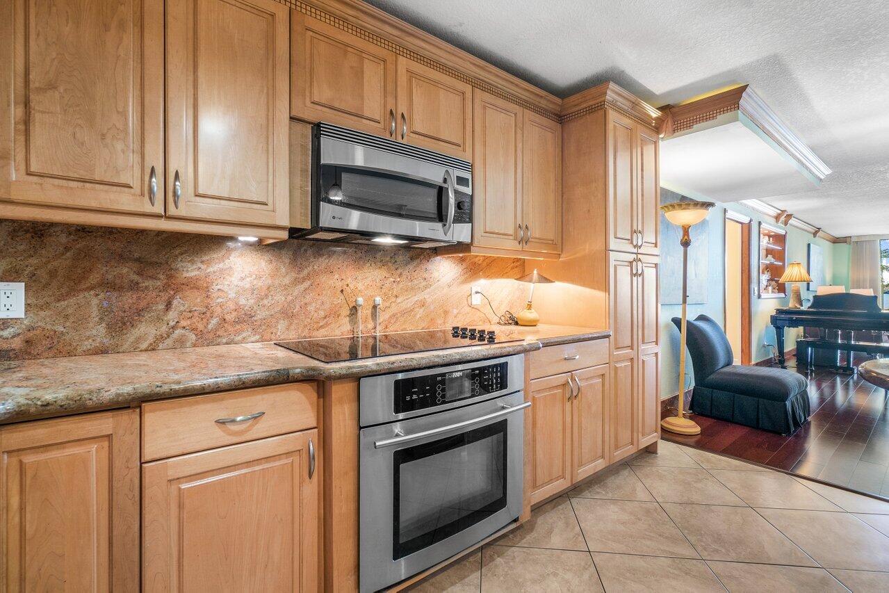 1202 S Lake Drive Unit: 102