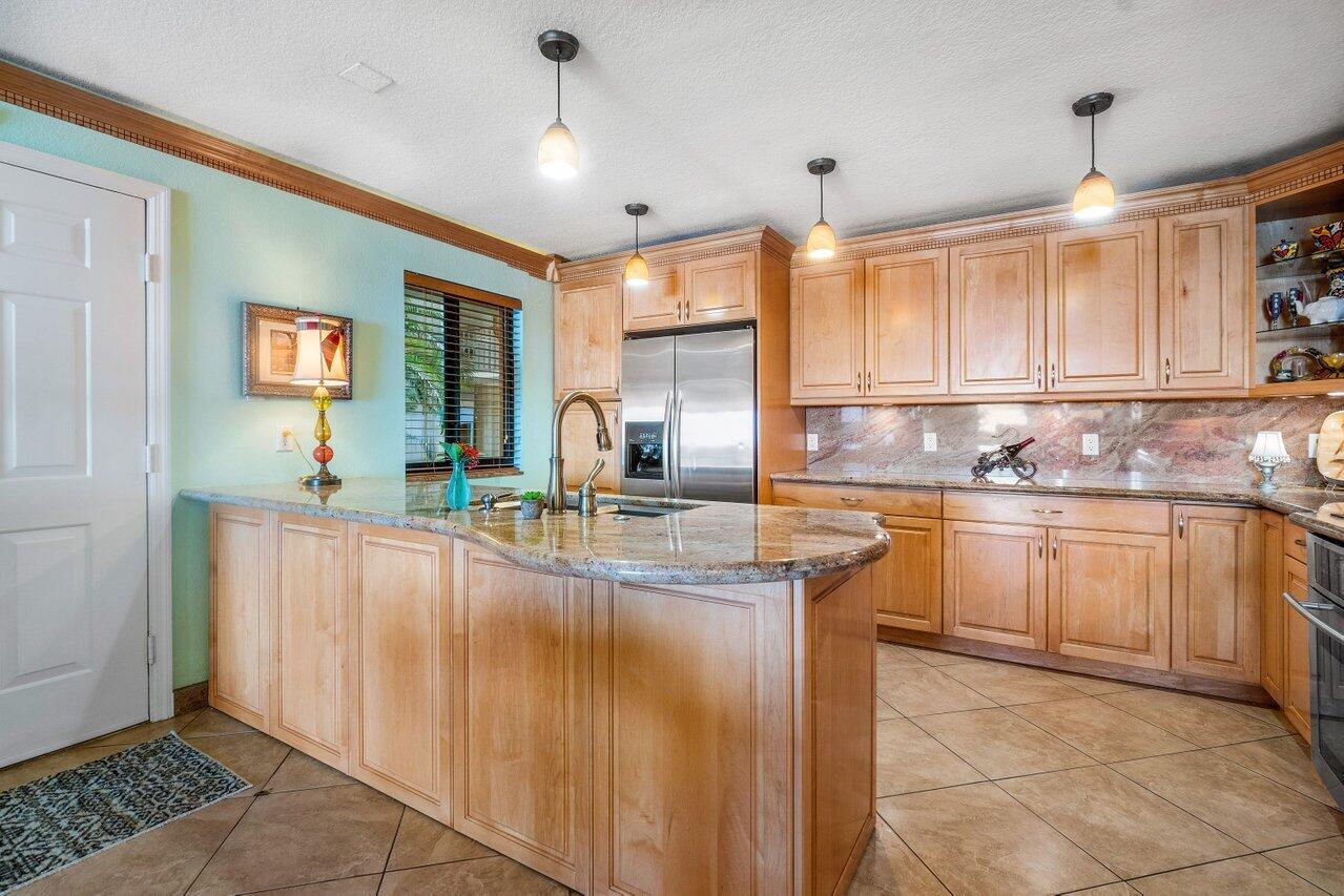 1202 S Lake Drive Unit: 102