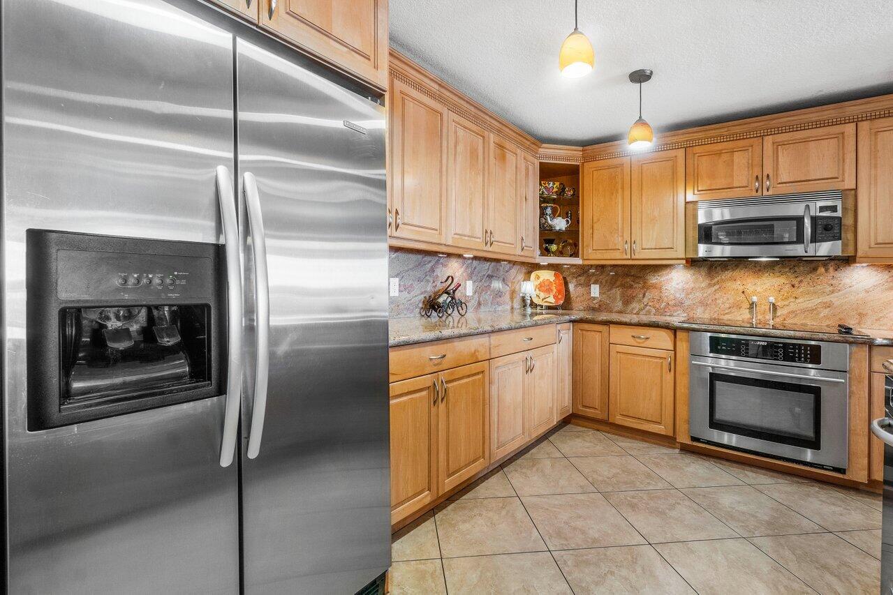 1202 S Lake Drive Unit: 102