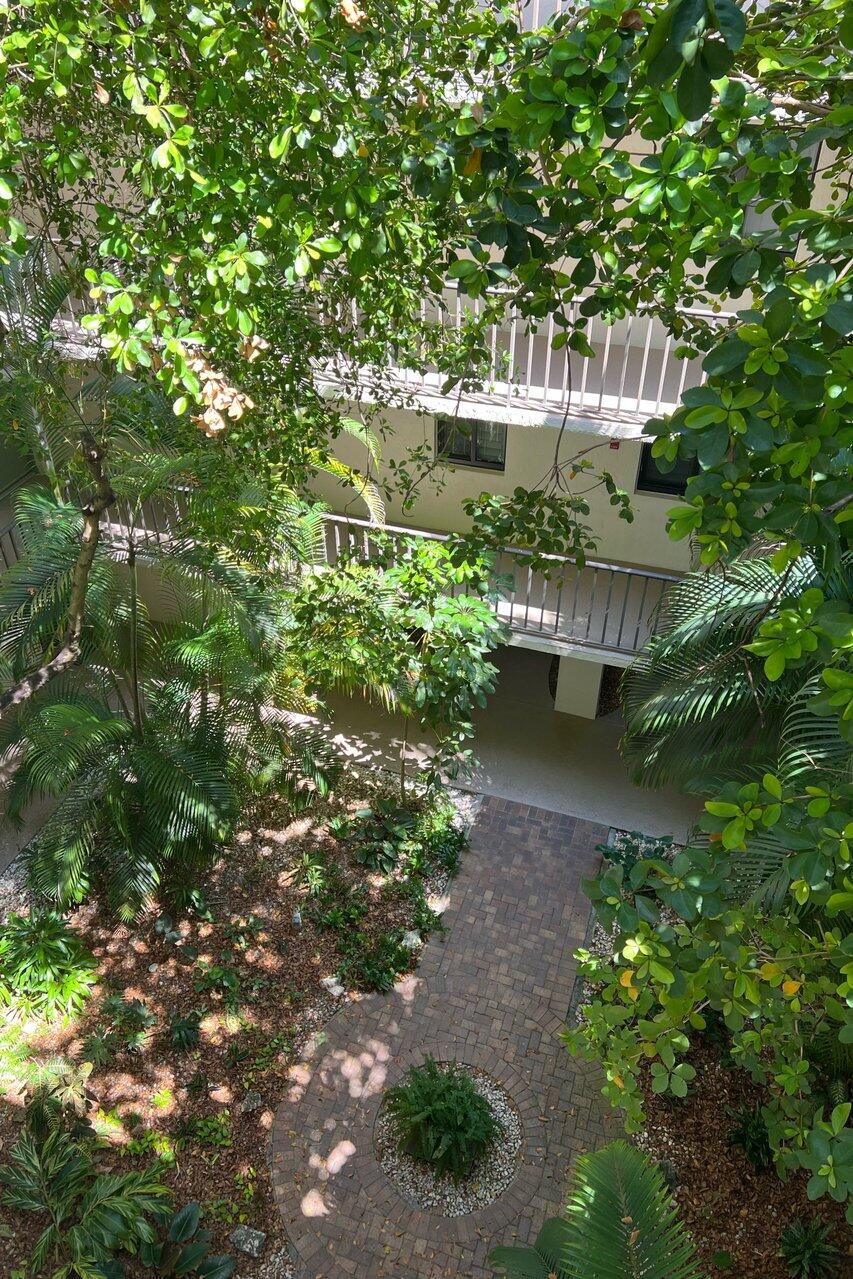 1202 S Lake Drive Unit: 102