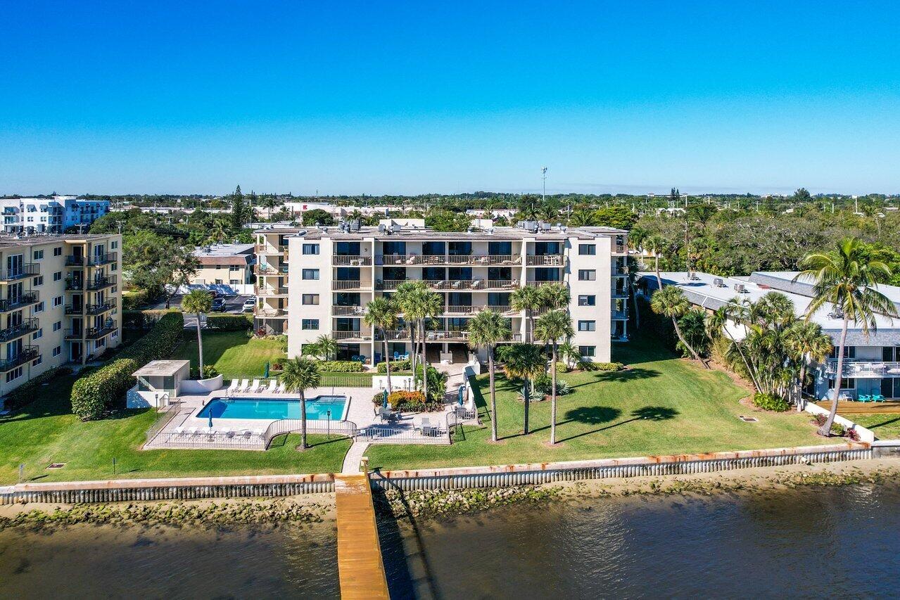 1202 S Lake Drive Unit: 102