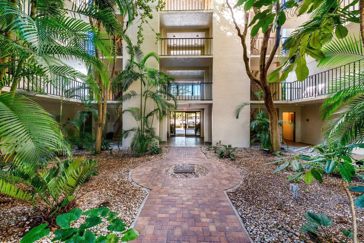 1202 S Lake Drive Unit: 102