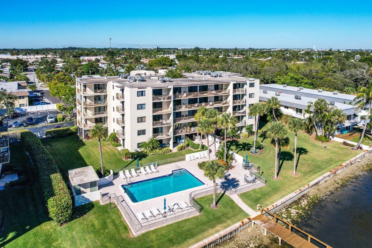 1202 S Lake Drive Unit: 102