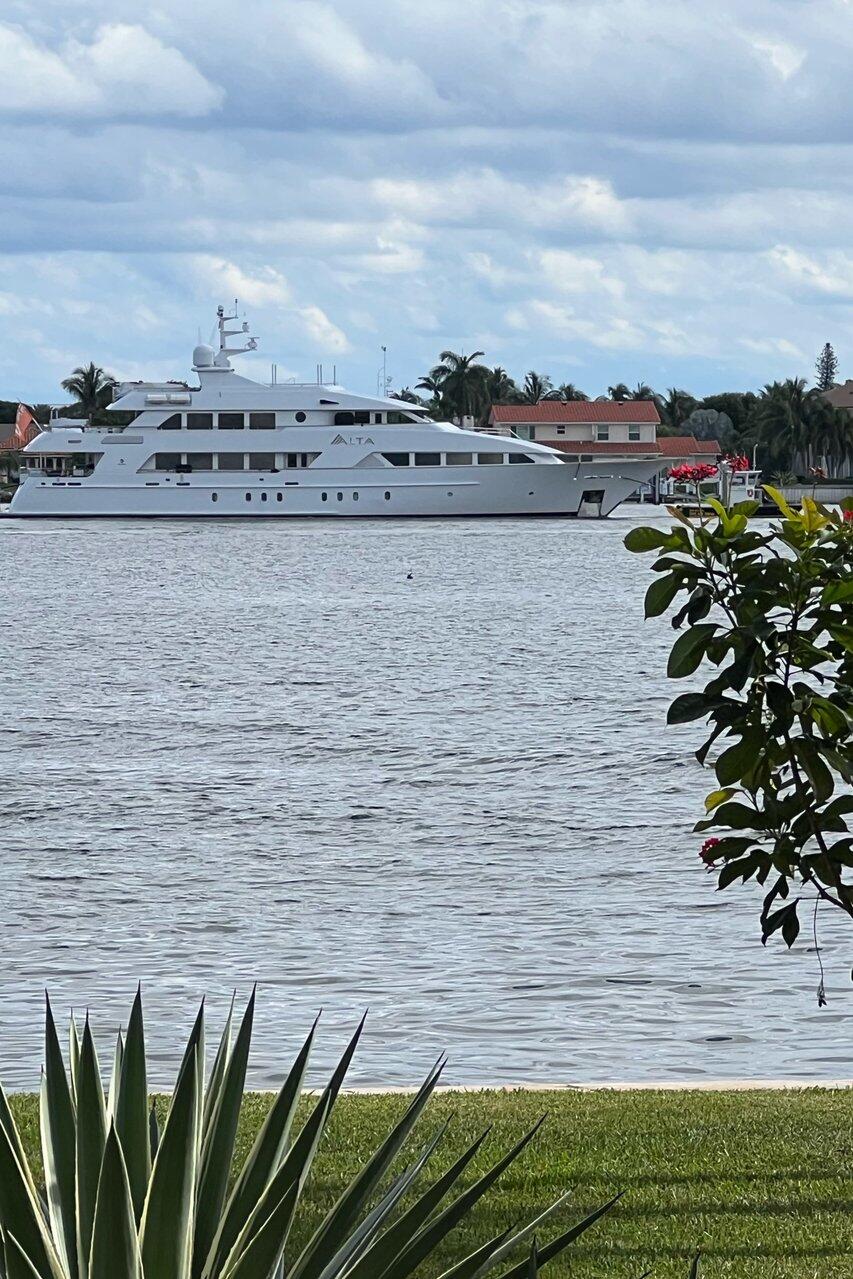 1202 S Lake Drive Unit: 102