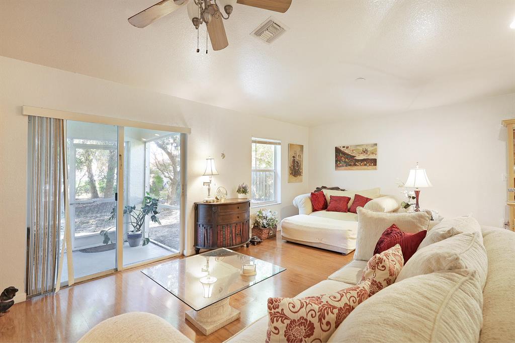1447 Red Apple Lane