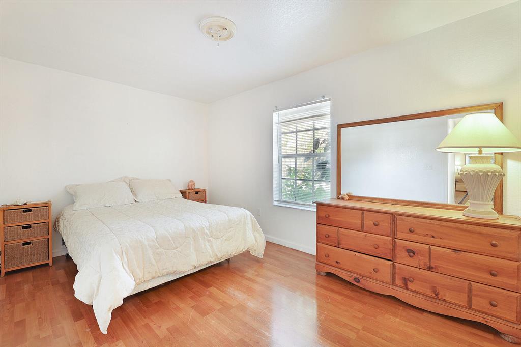 1447 Red Apple Lane