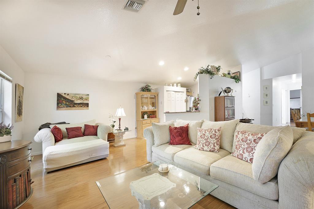 1447 Red Apple Lane