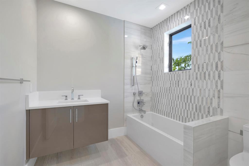 2471 NW 62nd Street