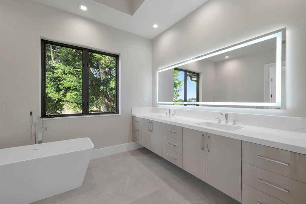 2471 NW 62nd Street