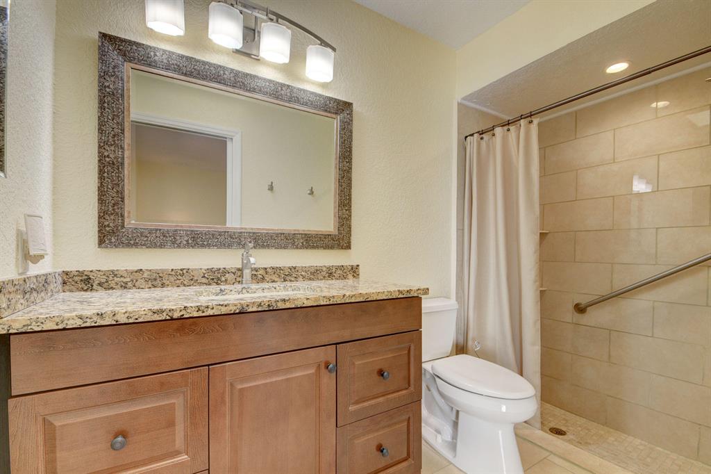 5679 Mirror Lakes Boulevard