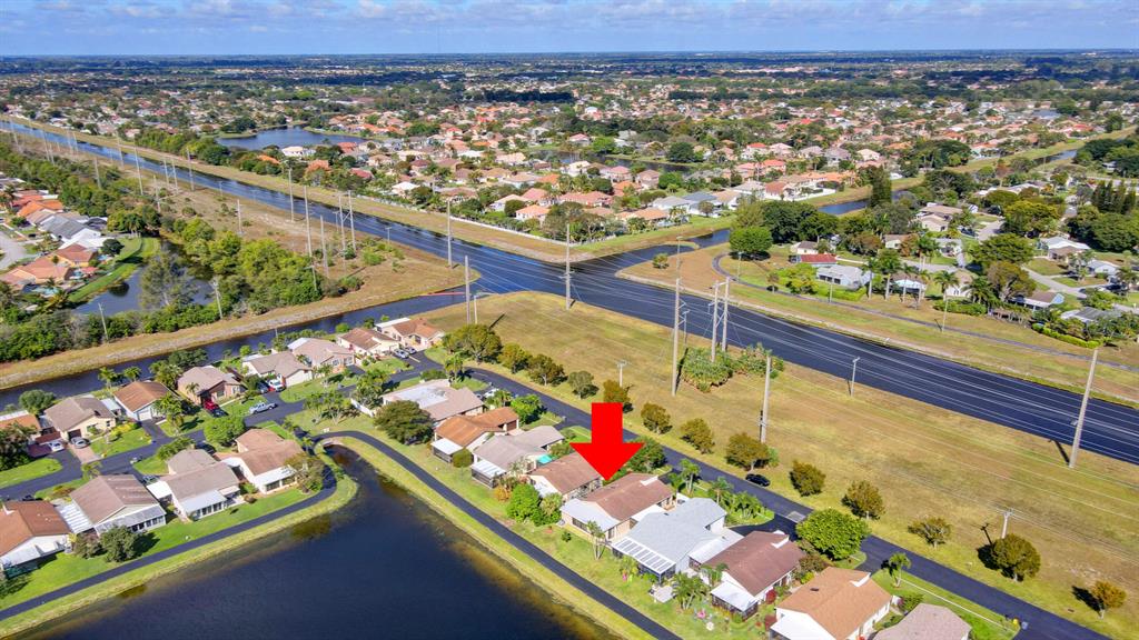 5679 Mirror Lakes Boulevard