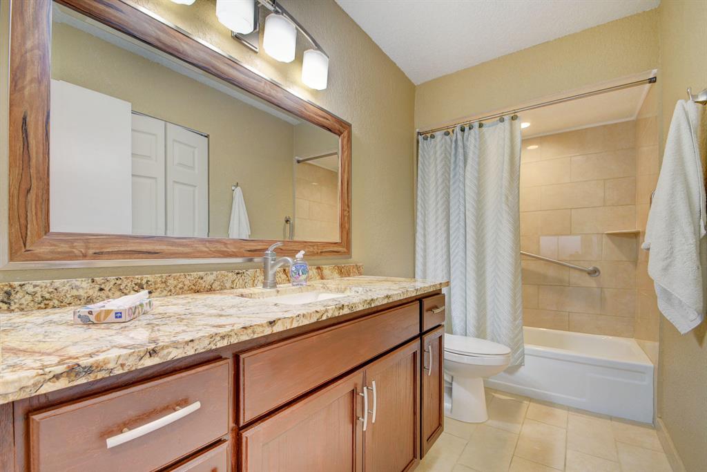 5679 Mirror Lakes Boulevard