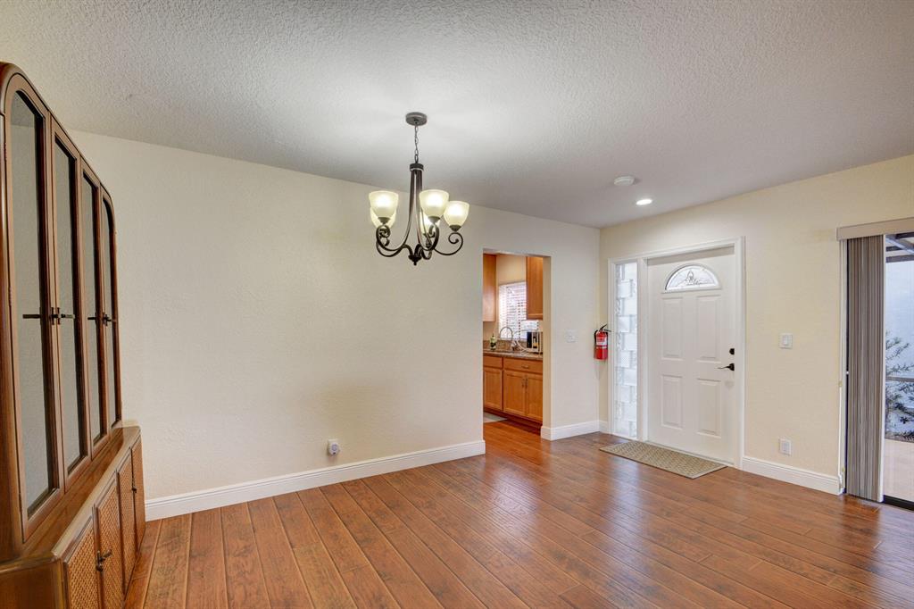 5679 Mirror Lakes Boulevard