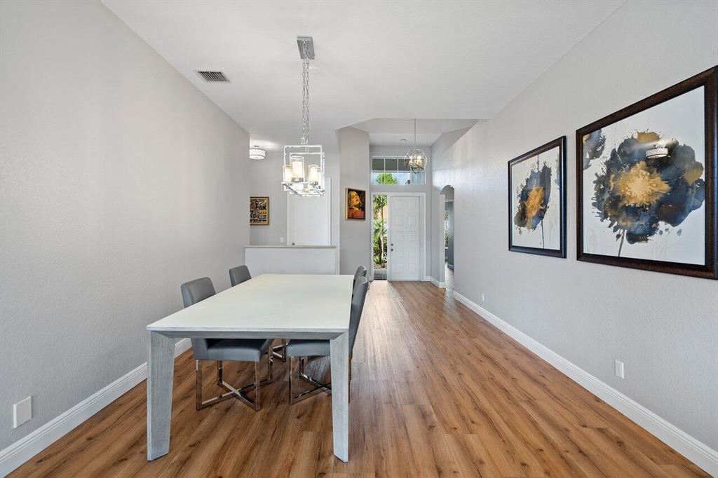 5558 Via De La Plata Circle