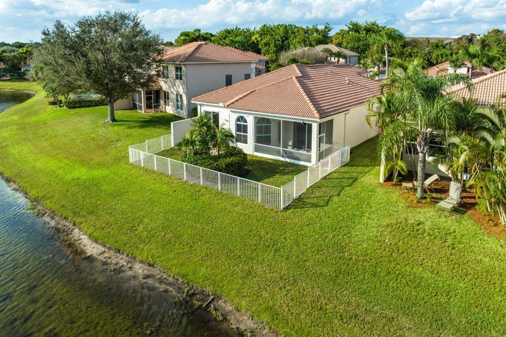 5558 Via De La Plata Circle