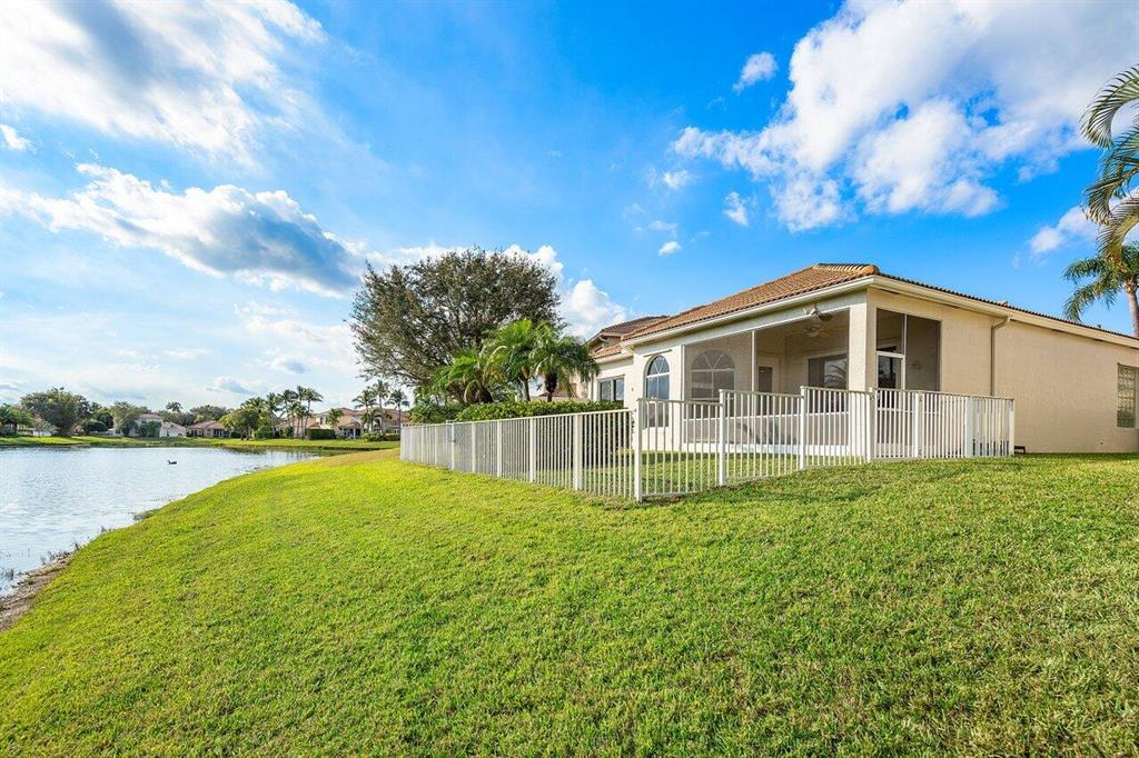 5558 Via De La Plata Circle