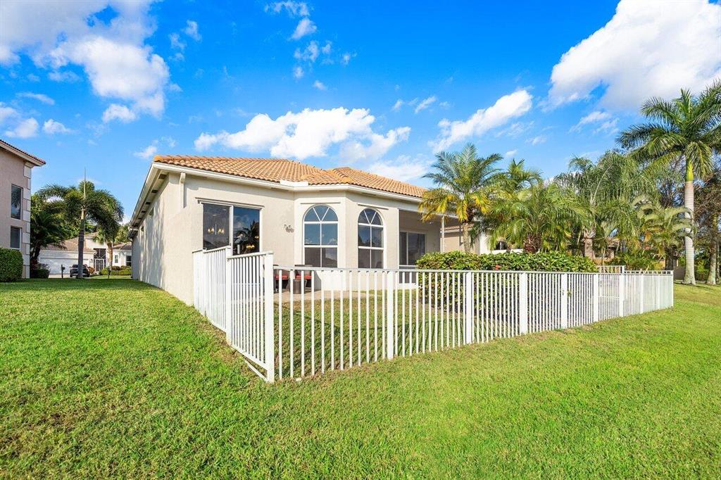 5558 Via De La Plata Circle