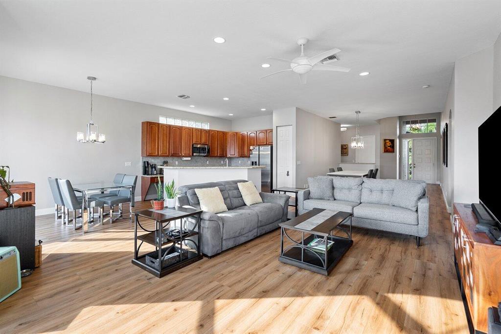 5558 Via De La Plata Circle