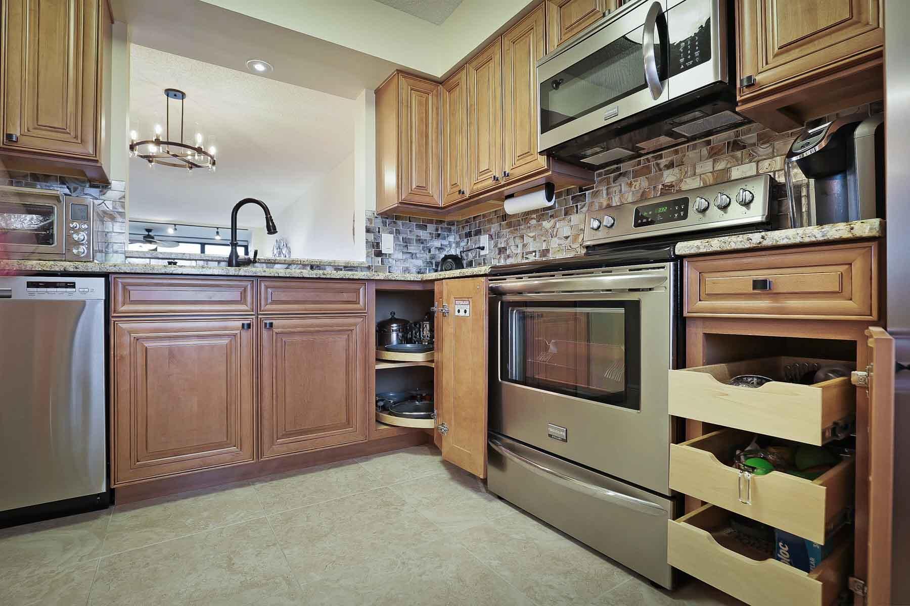 7310 Ashford Place Unit: 707