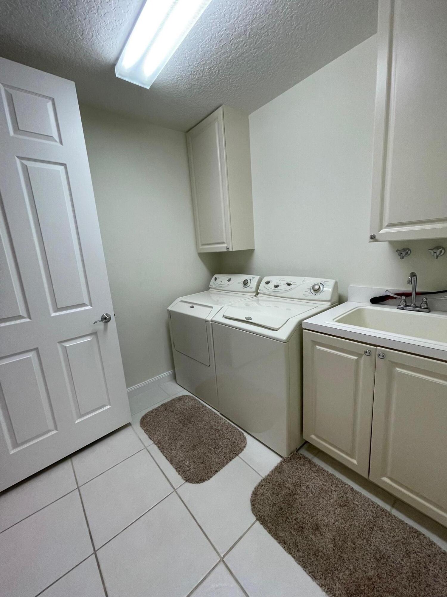 4 Harbour Isle East Drive Unit: 202