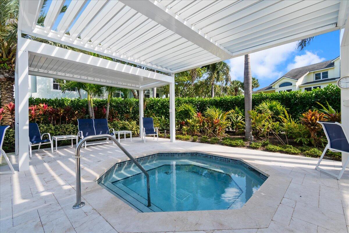 205 Mainsail Circle Unit: 205