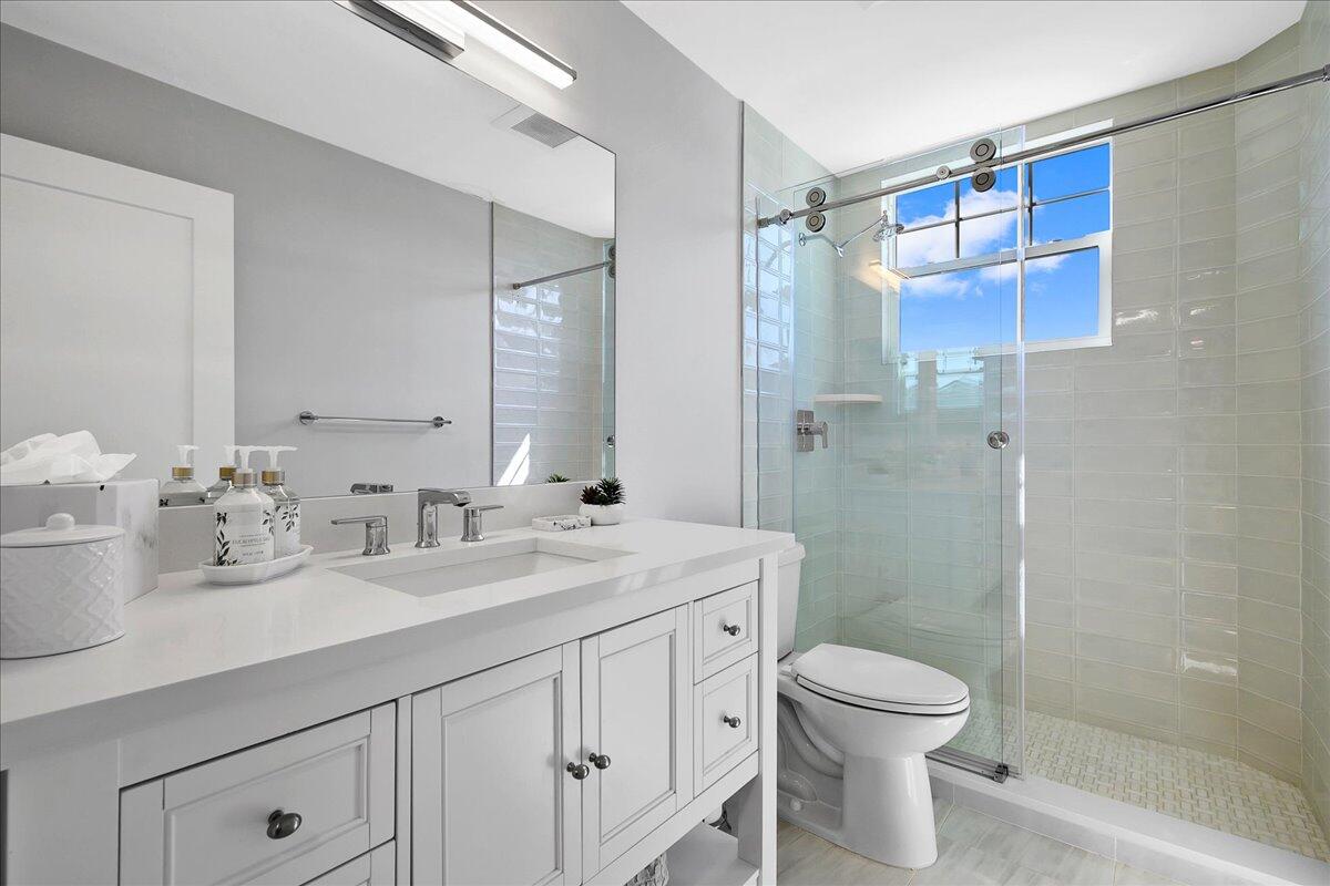 205 Mainsail Circle Unit: 205
