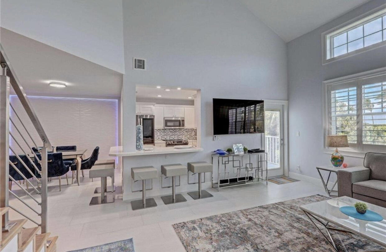 205 Mainsail Circle Unit: 205