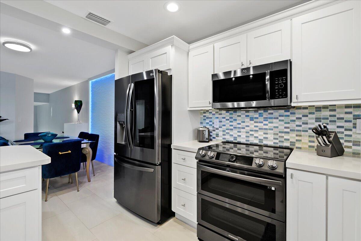 205 Mainsail Circle Unit: 205