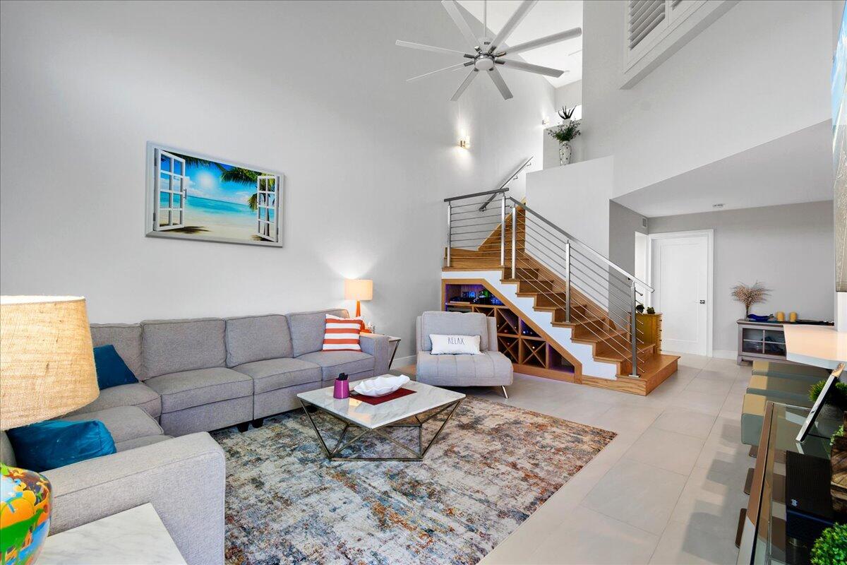205 Mainsail Circle Unit: 205