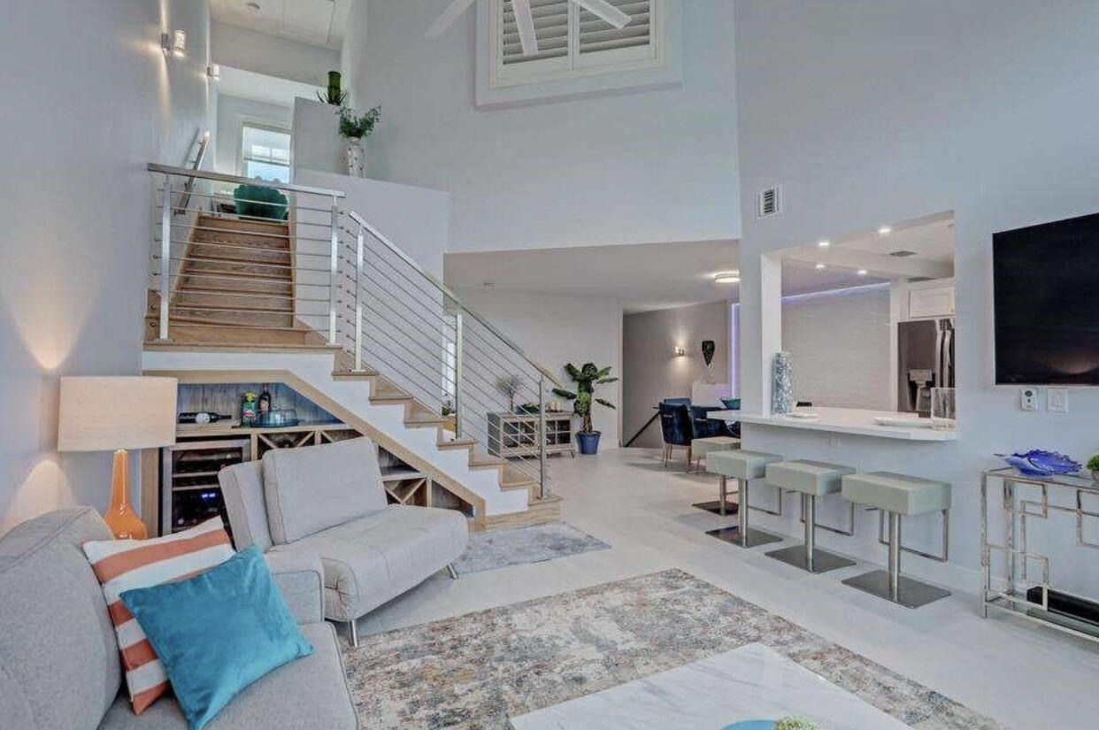 205 Mainsail Circle Unit: 205