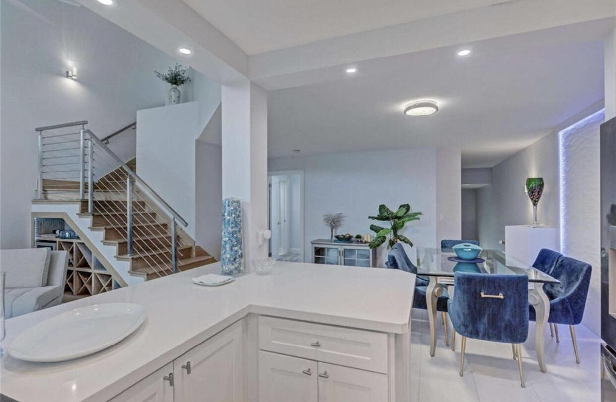 205 Mainsail Circle Unit: 205