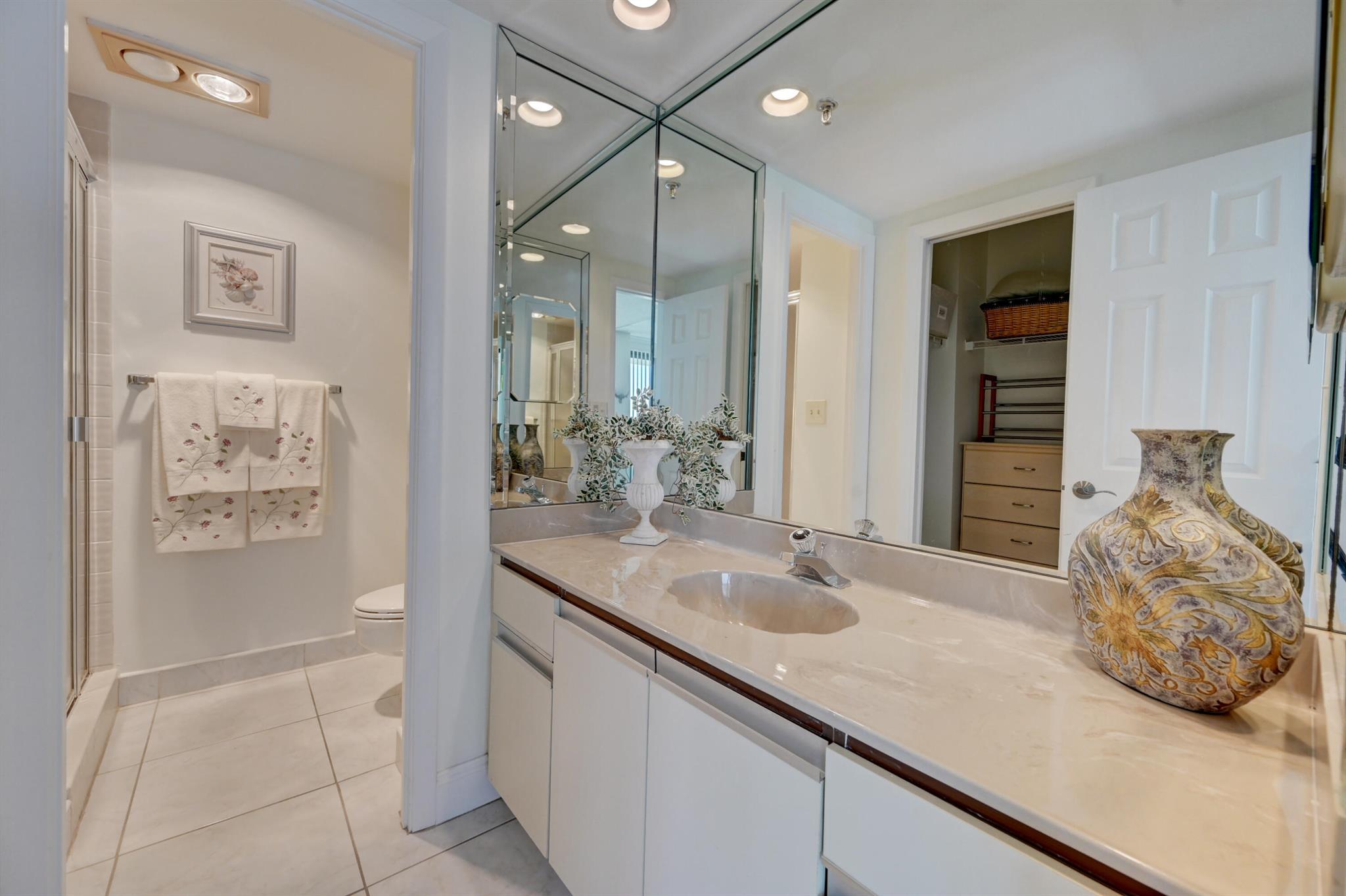 2917 S Ocean Boulevard Unit: 405