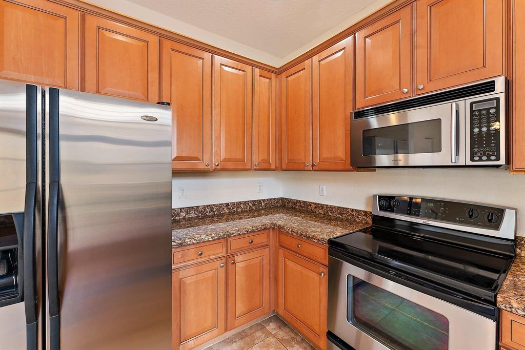 128 W Thatch Palm Circle