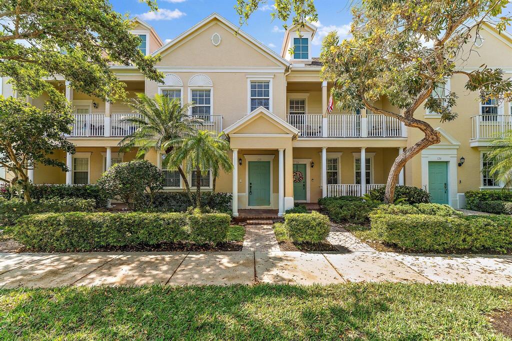 128 W Thatch Palm Circle